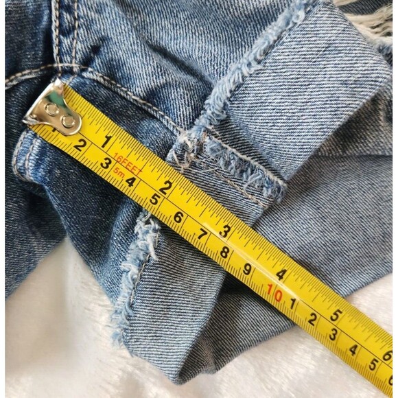 Refuge Distressed Cuffed Denim Jean Shorts Women's Size 0 Perfect for Summer - Picture 5 of 6